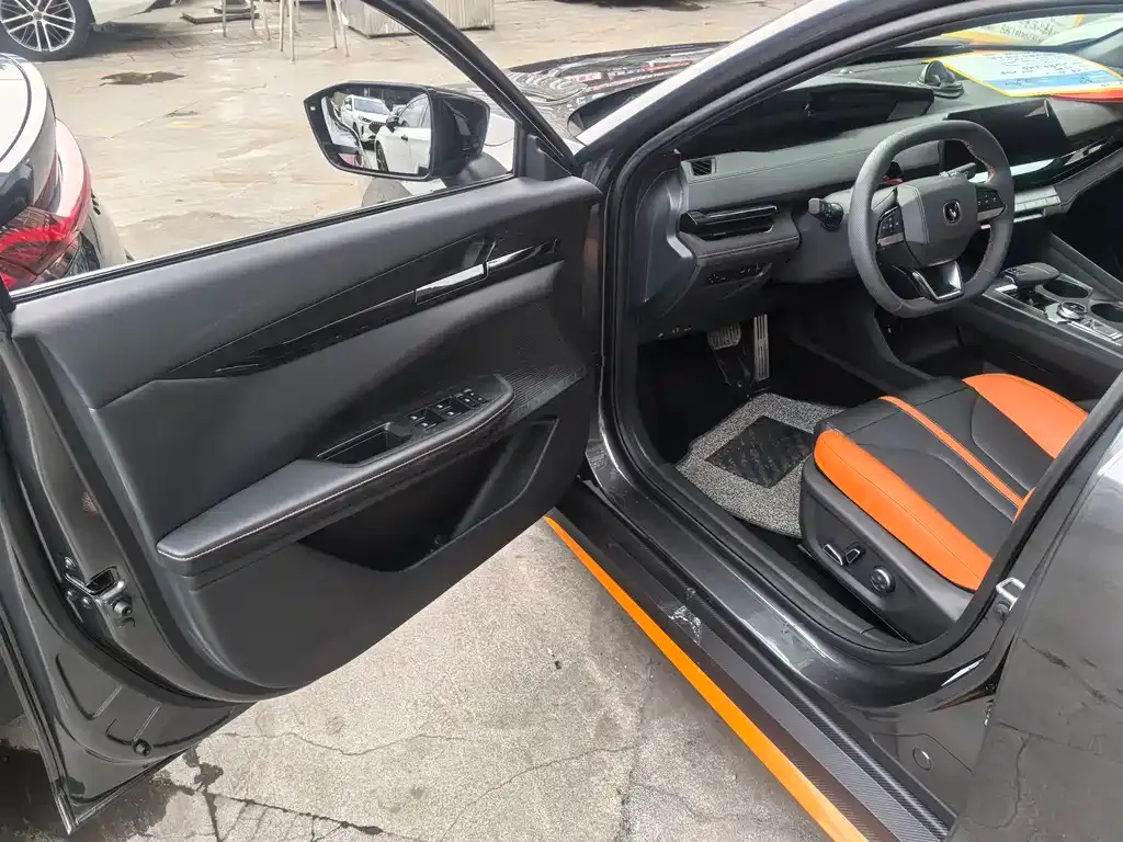 Changan UNI-V 2024 из CN, фото 4