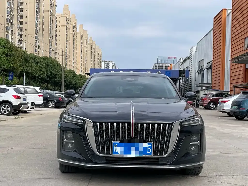 Hongqi H5 — фото 1