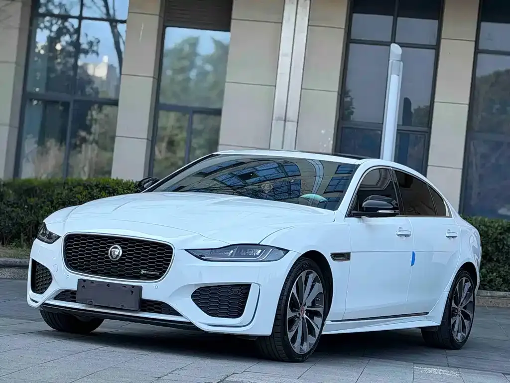 Jaguar XEL — фото 1