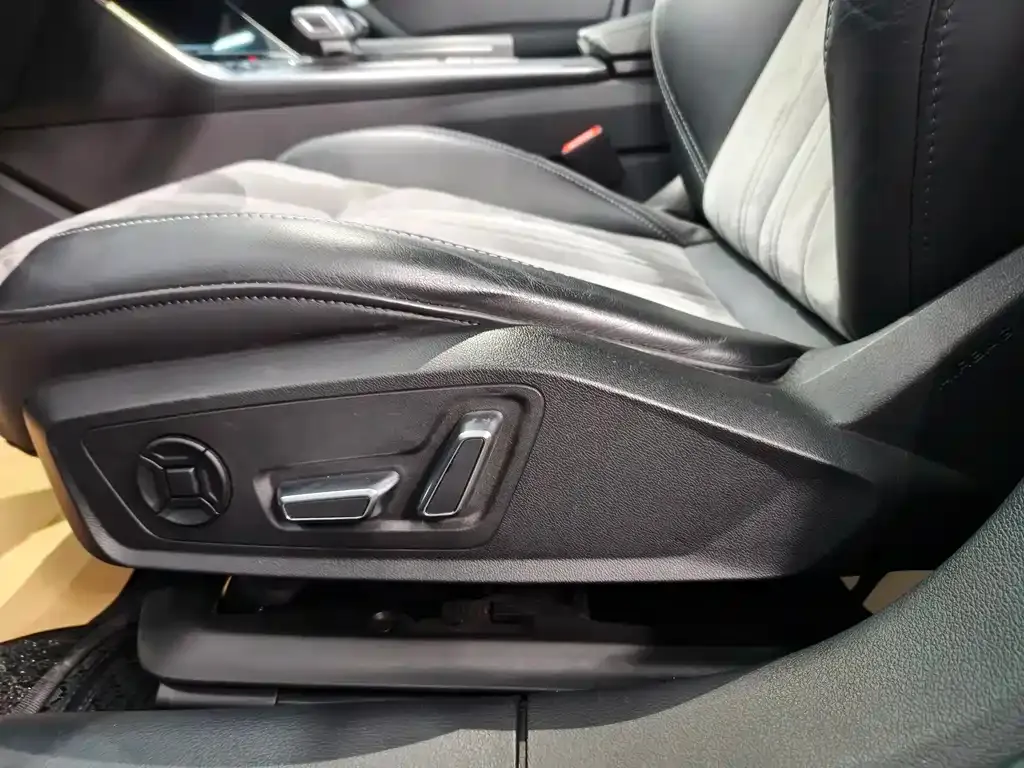 Audi A6L 2024 из CN, фото 4