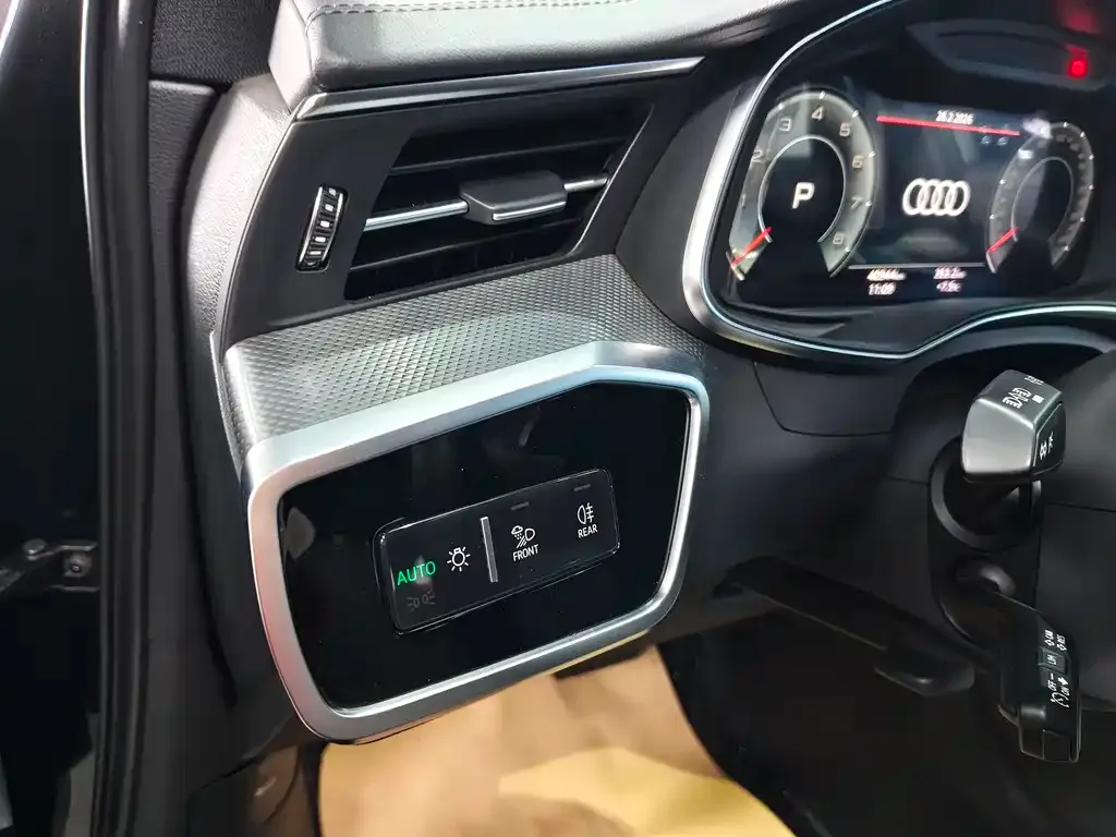 Audi A6L 2024 из CN, фото 8