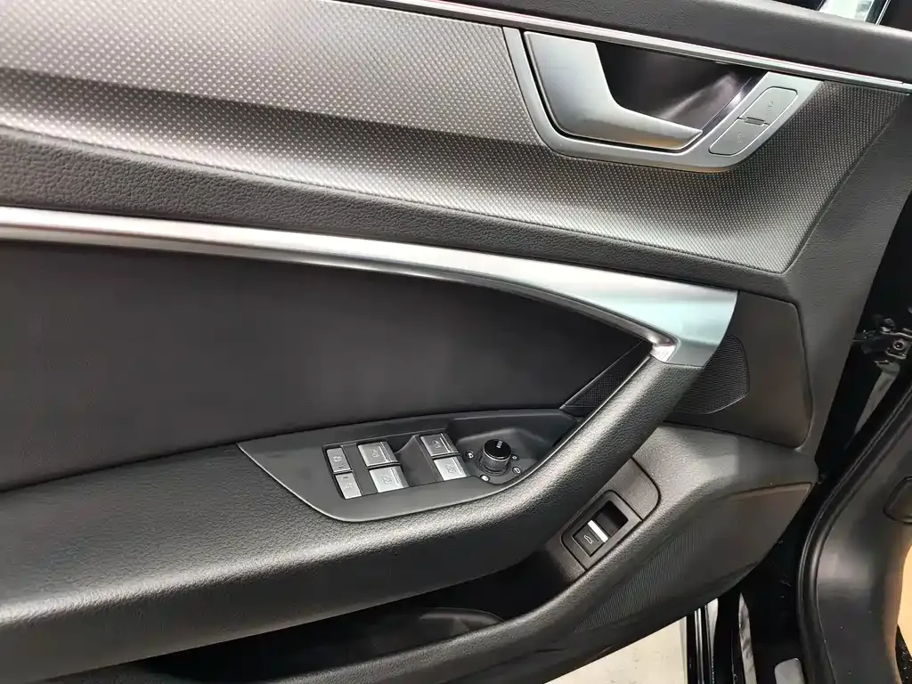 Audi A6L 2024 из CN, фото 10