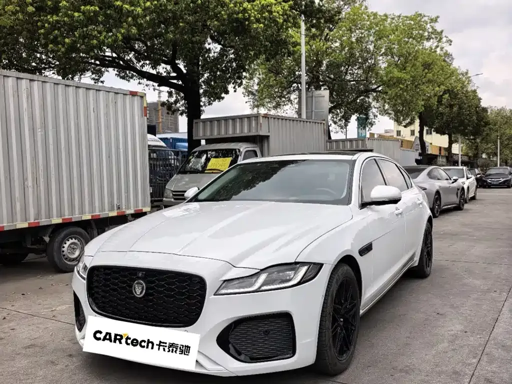 Jaguar XFL
