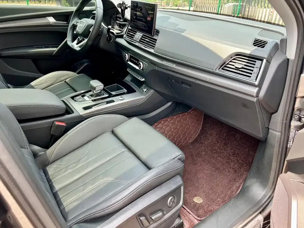 Audi Q5L 2022 из CN, фото 9
