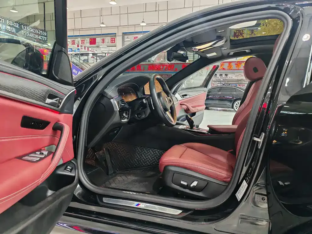 BMW 5 Series 2021 из CN, фото 3