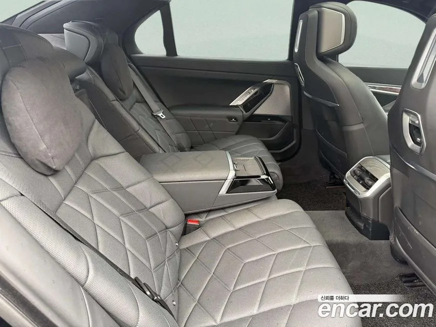 BMW 7-Series 2023 из KR, фото 2
