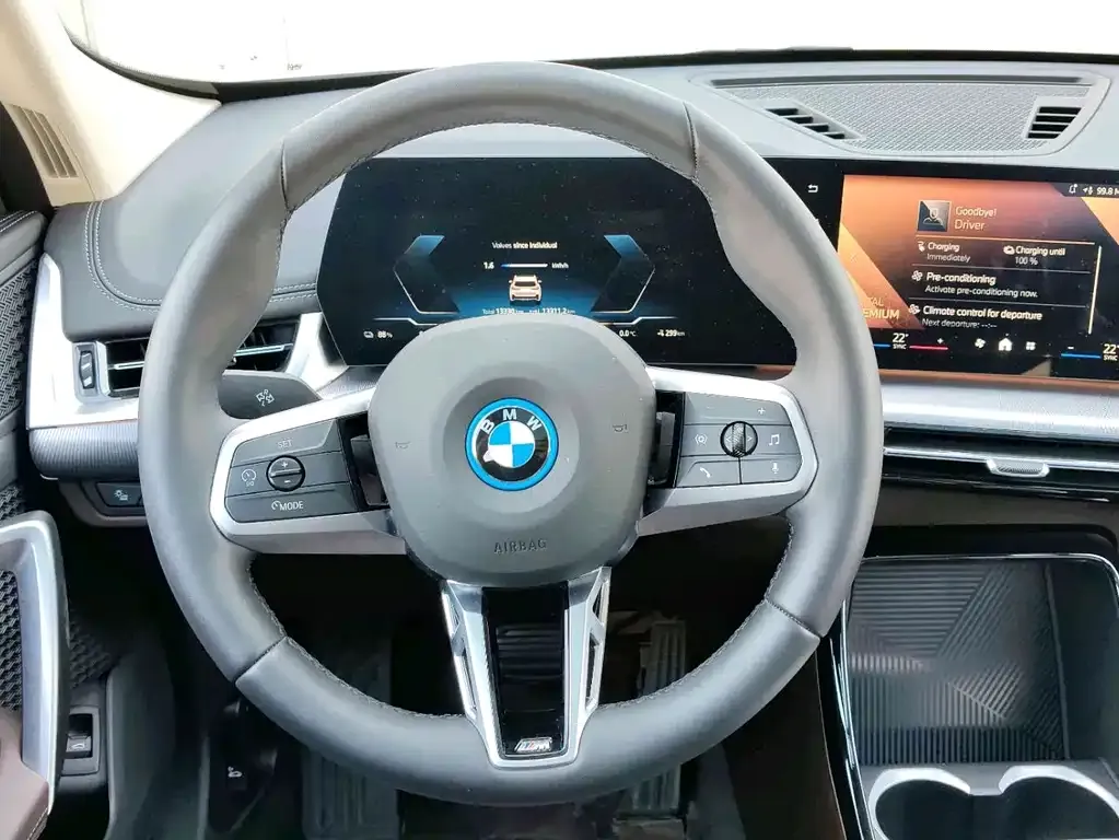 BMW iX1 2025 из CN, фото 8