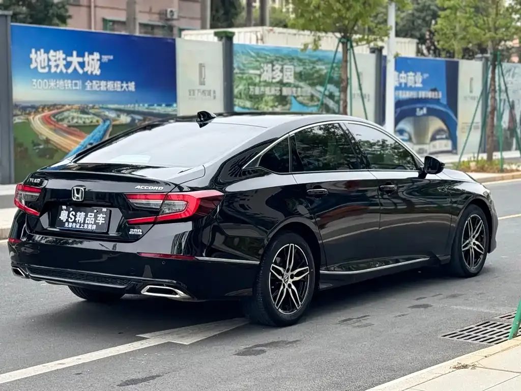 Honda Accord — фото 3