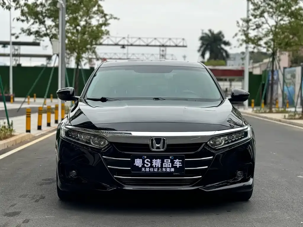 Honda Accord — фото 8
