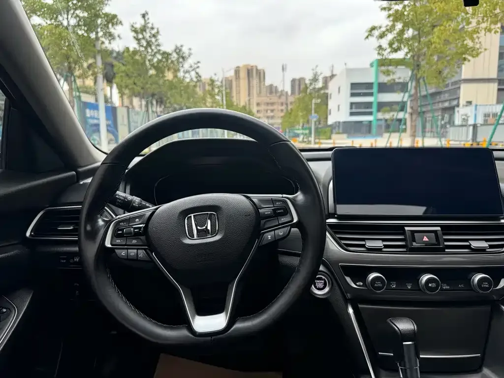 Honda Accord — фото 9
