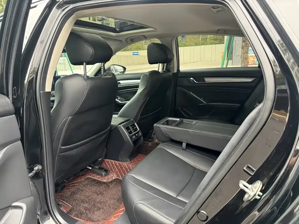 Honda Accord — фото 5