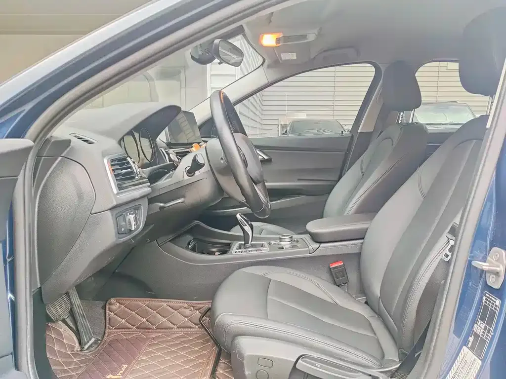 BMW 1 Series 2021 из CN, фото 10