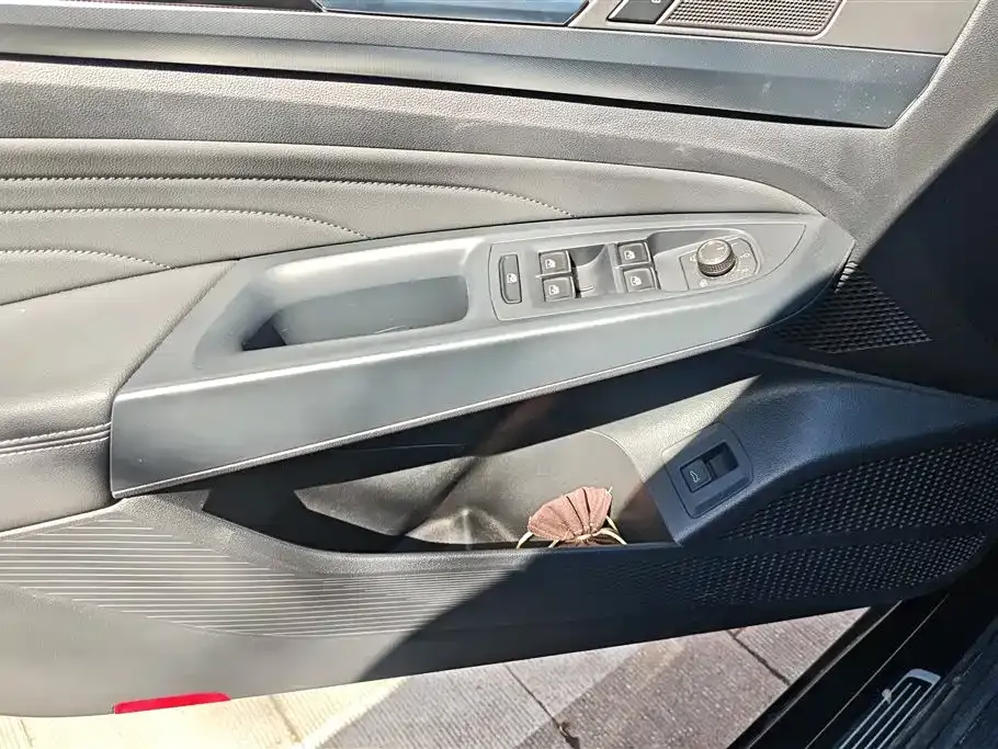 Volkswagen Passat 2024 из CN, фото 7