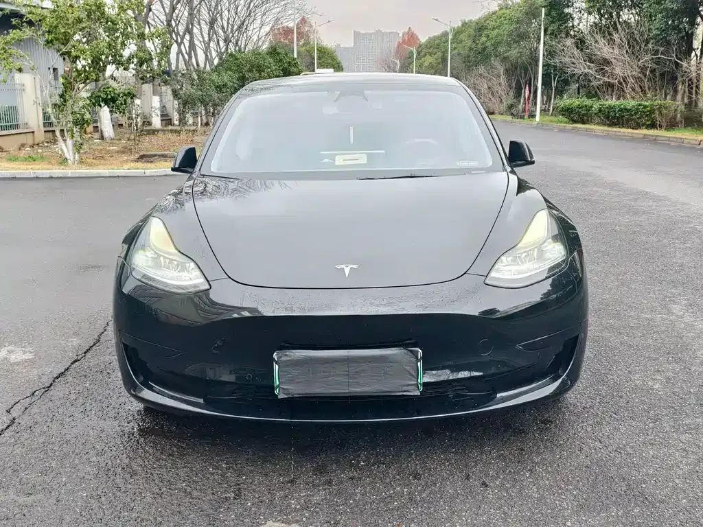 Tesla Model 3 — фото 7