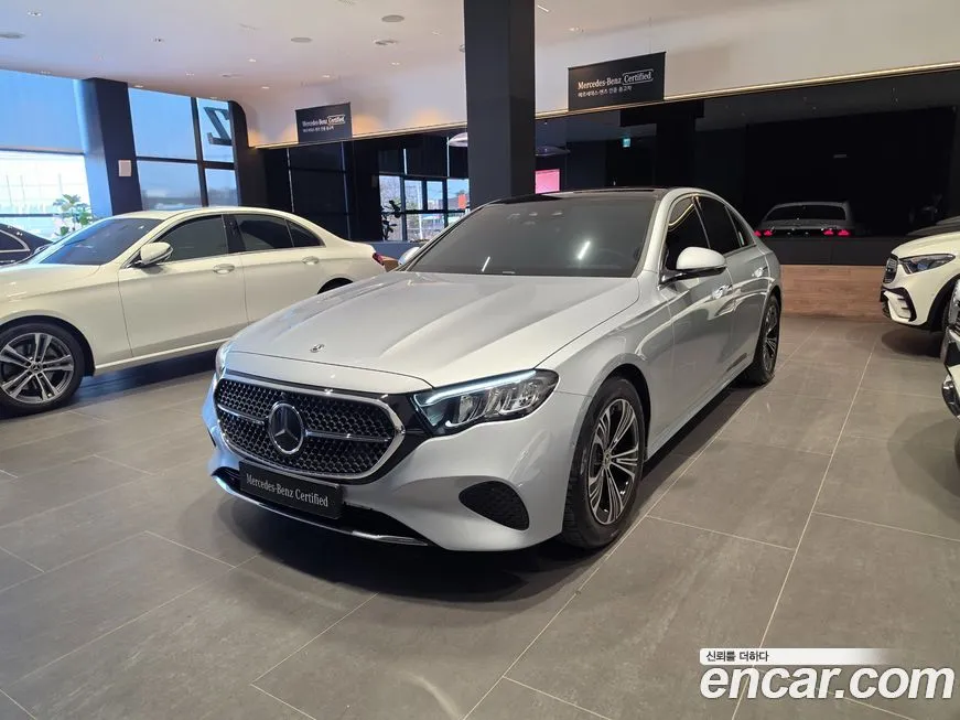 Mercedes-Benz E-Class — фото 1
