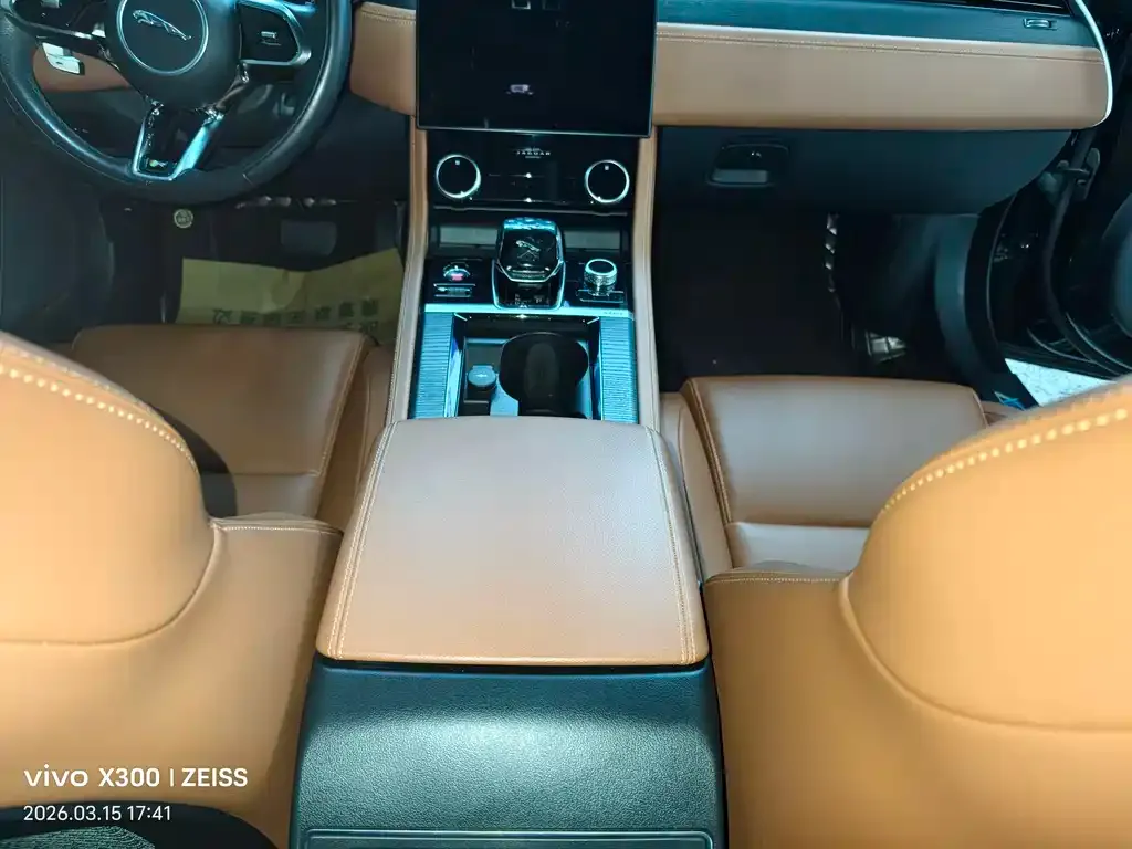 Jaguar XFL 2021 из CN, фото 9