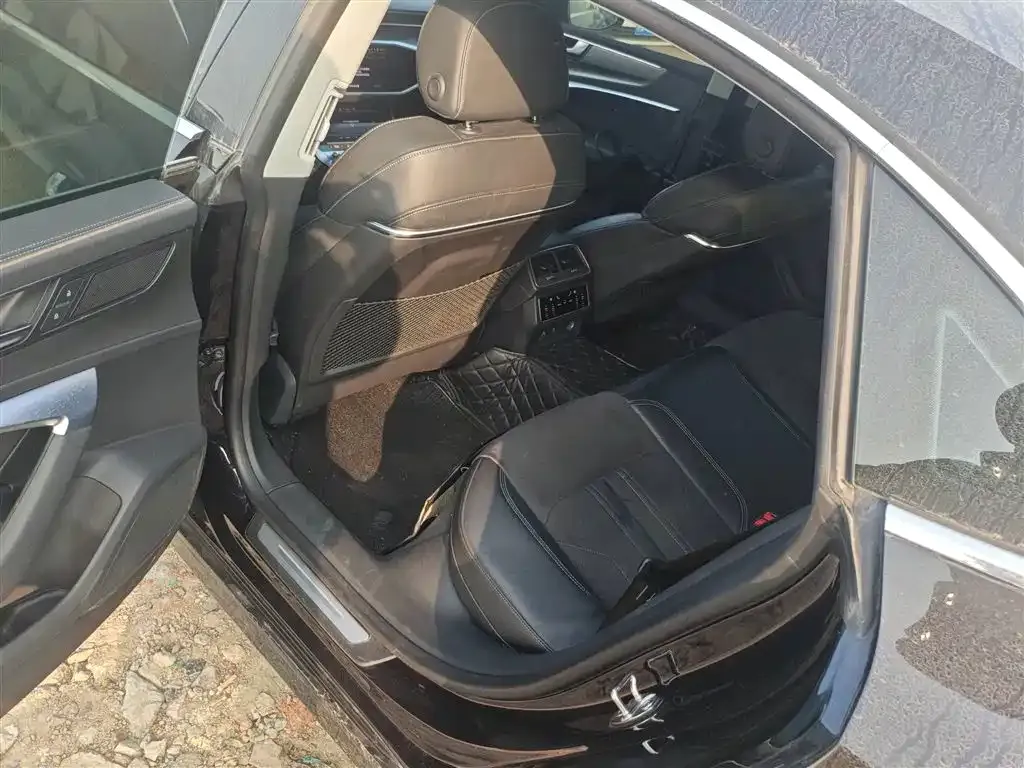 Audi A7L 2024 из CN, фото 6