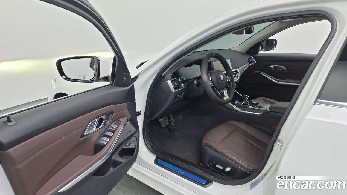 BMW 3-Series 2021 из KR, фото 10