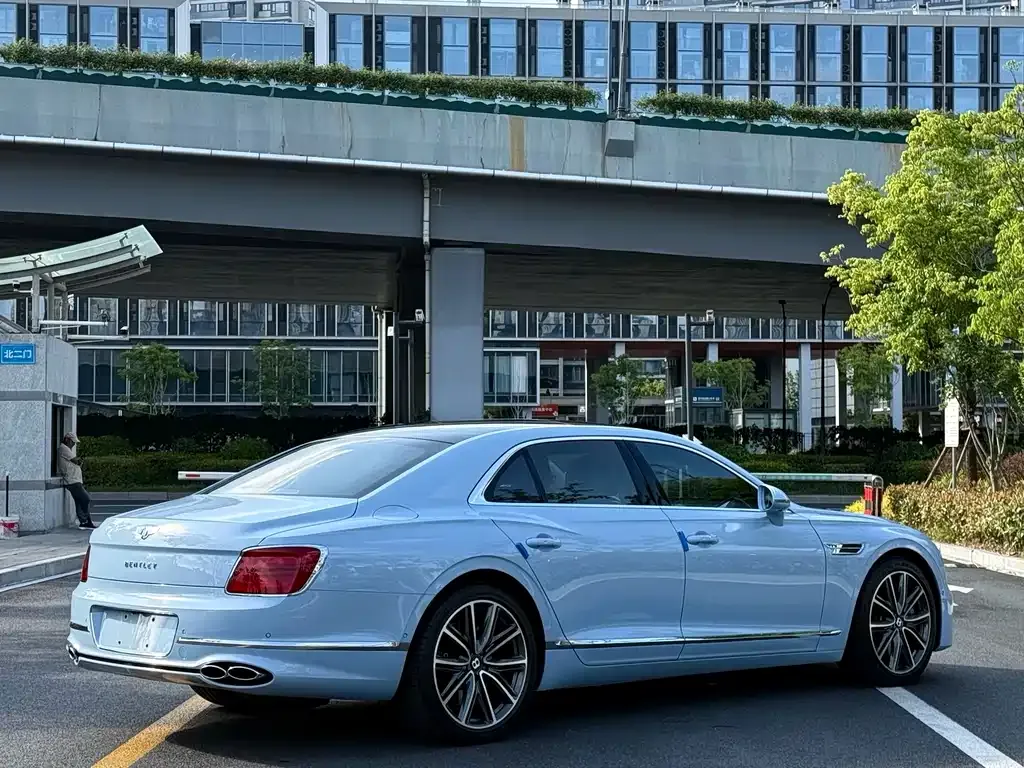 Bentley Flying Spur 2022 из CN, фото 5