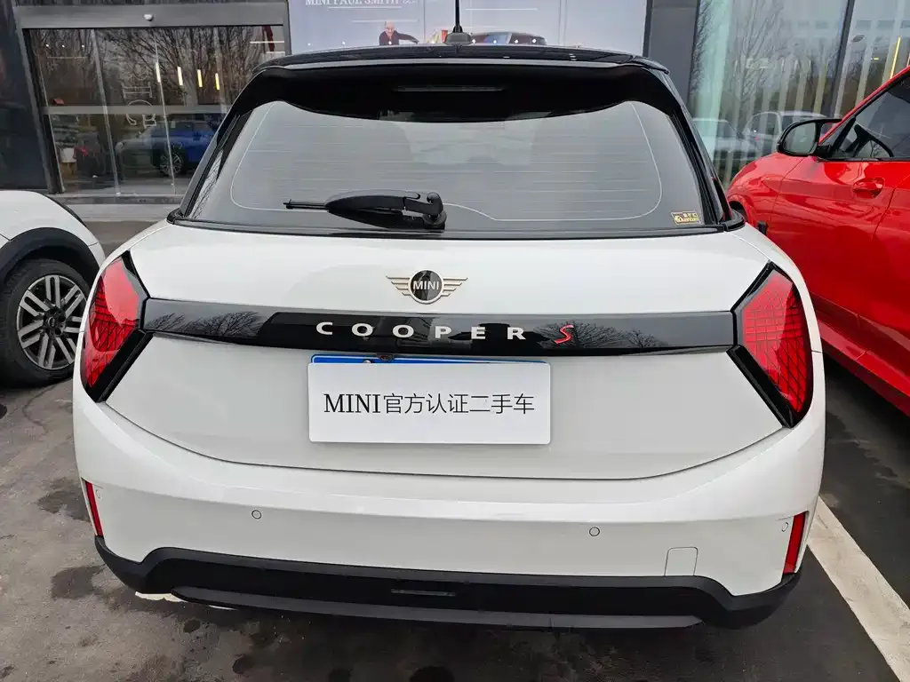 MINI Cooper (3-door) 2025 из CN, фото 3