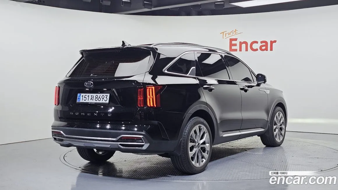 Kia Sorento — фото 10
