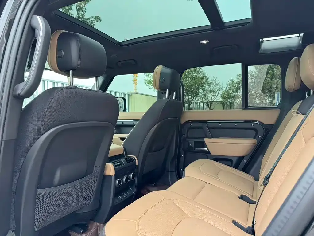 Land Rover Defender — фото 10