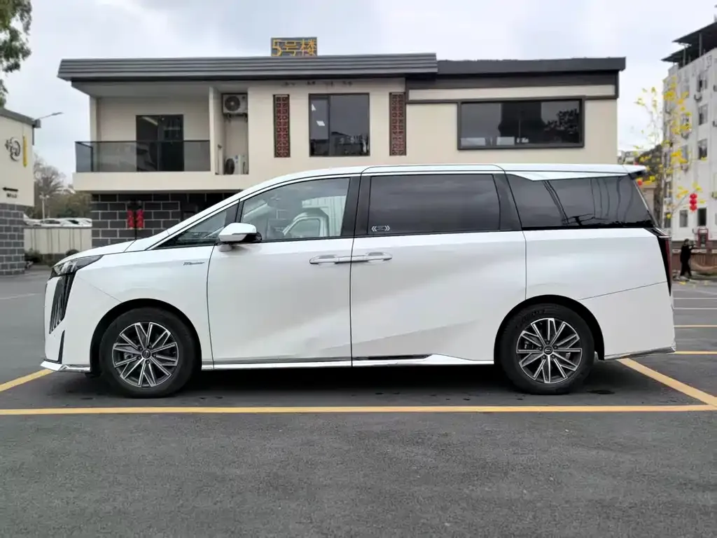 GAC Motor Trumpchi M8 — фото 9