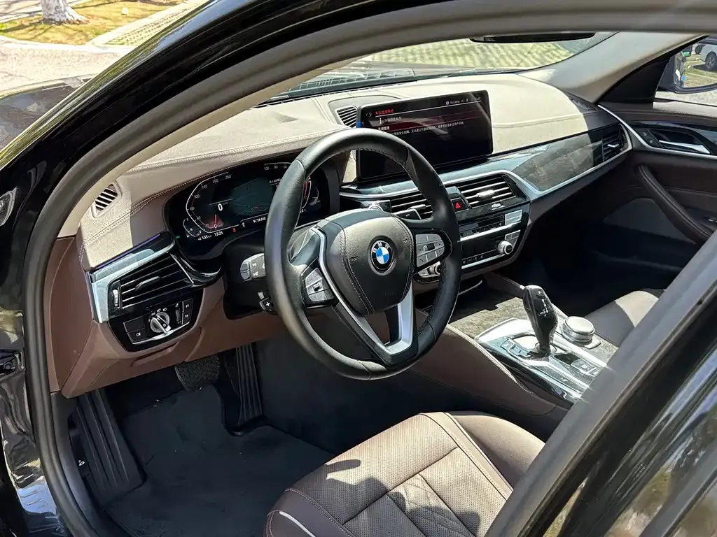 BMW 5 Series — фото 2