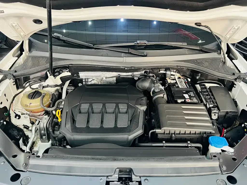 Volkswagen Tiguan L 2023 из CN, фото 2