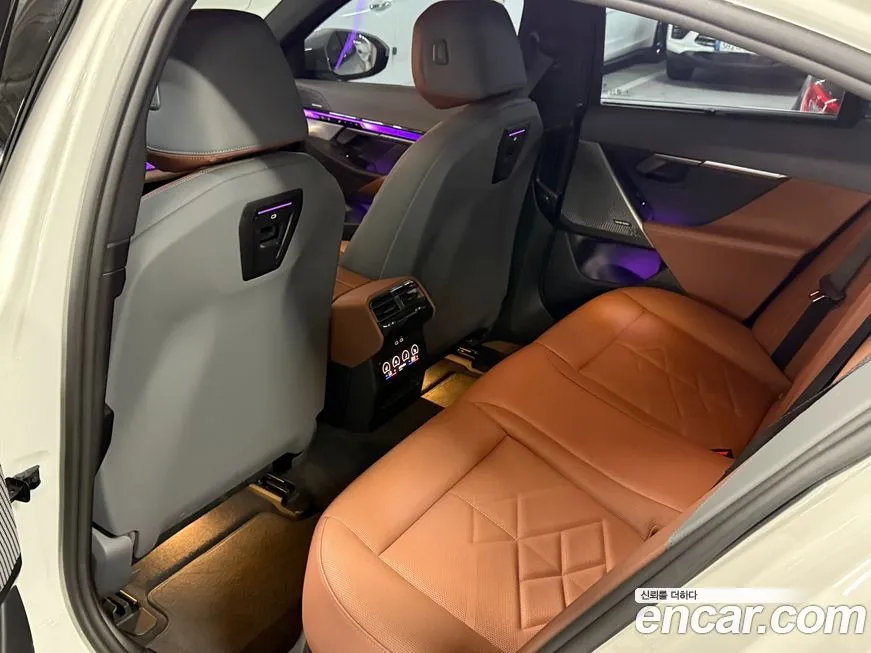 BMW 5-Series 2024 из KR, фото 8