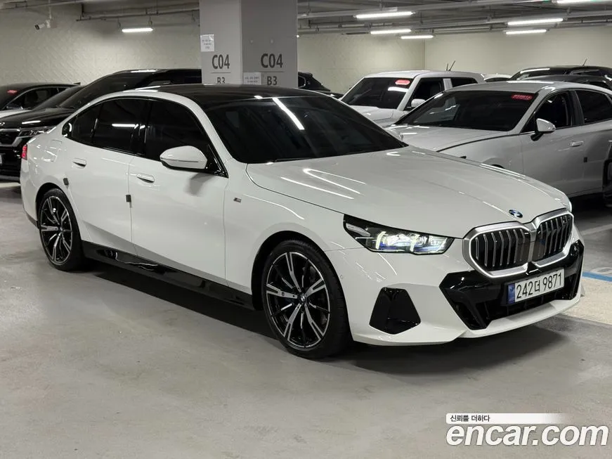 BMW 5-Series 2024 из KR, фото 2