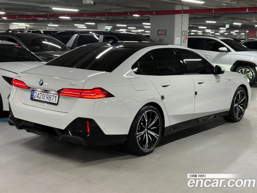 BMW 5-Series 2024 из KR, фото 4