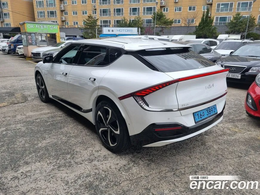 Kia EV6 — фото 10