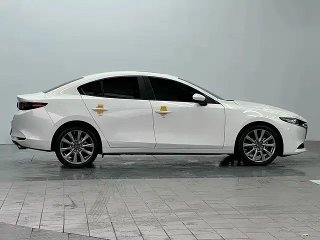 Mazda 3 Axela 2023 из CN, фото 9