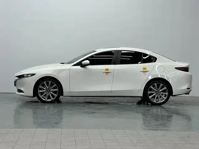 Mazda 3 Axela 2023 из CN, фото 8