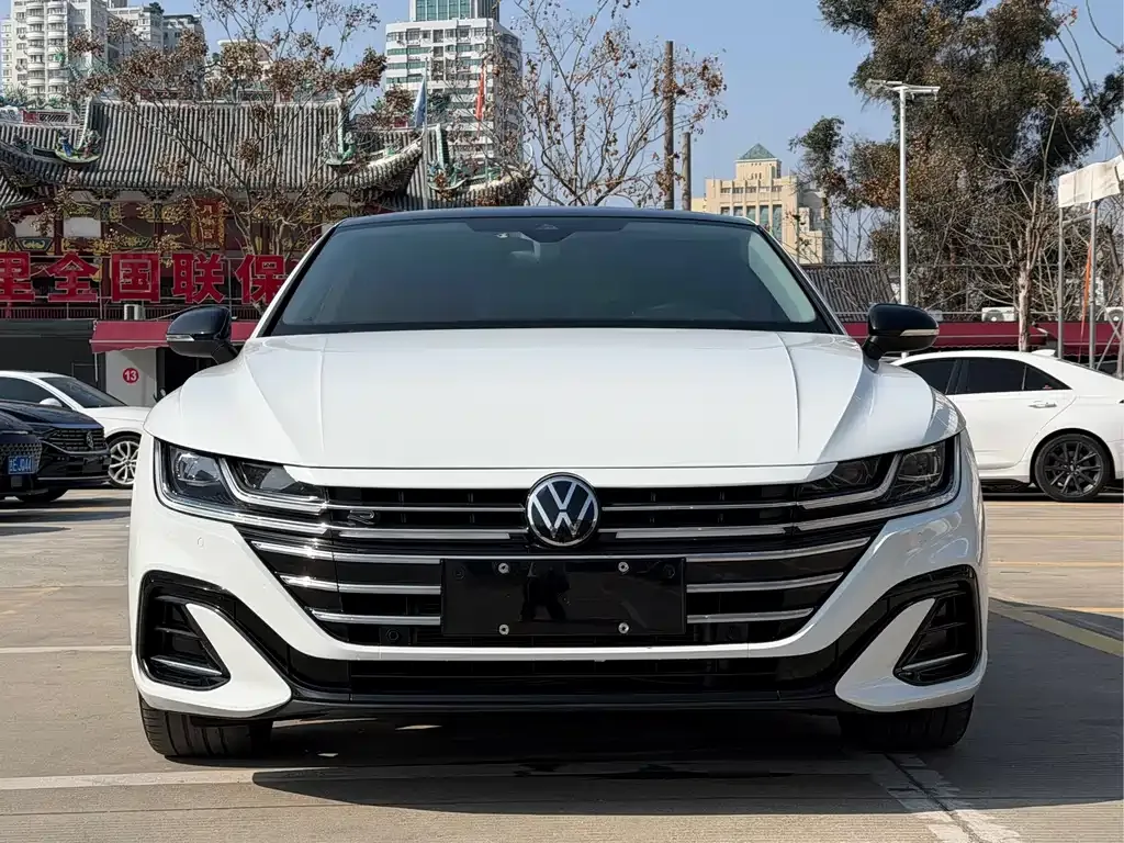 Volkswagen CC 2023 из CN, фото 10