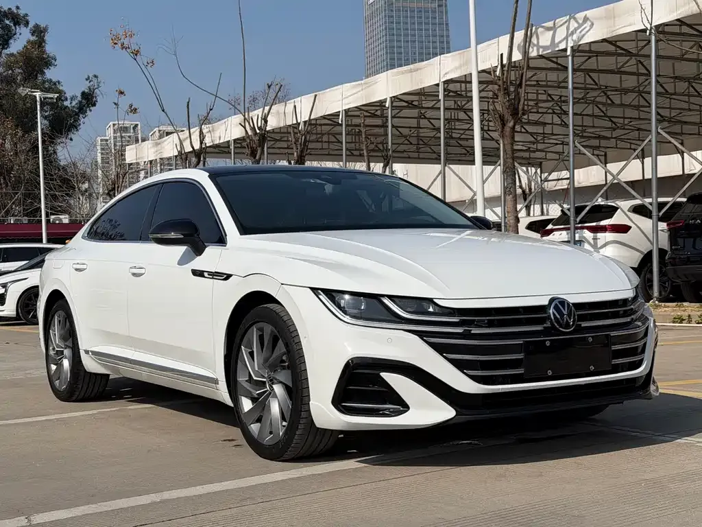 Volkswagen CC 2023 из CN, фото 2