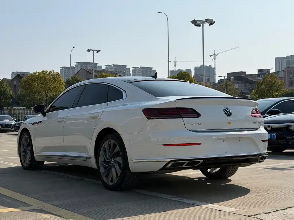 Volkswagen CC 2023 из CN, фото 6