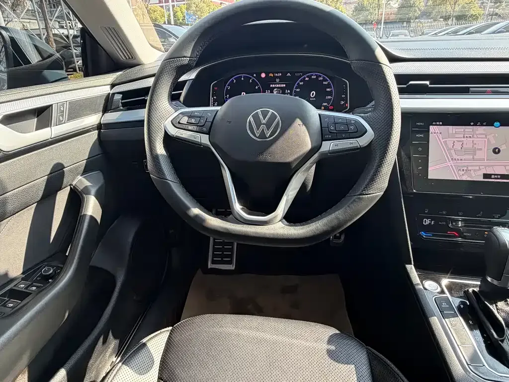 Volkswagen CC 2023 из CN, фото 8