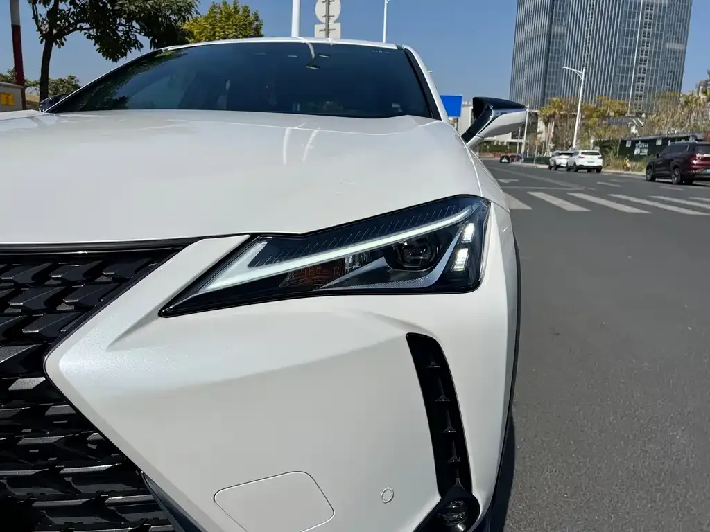 Lexus UX — фото 7