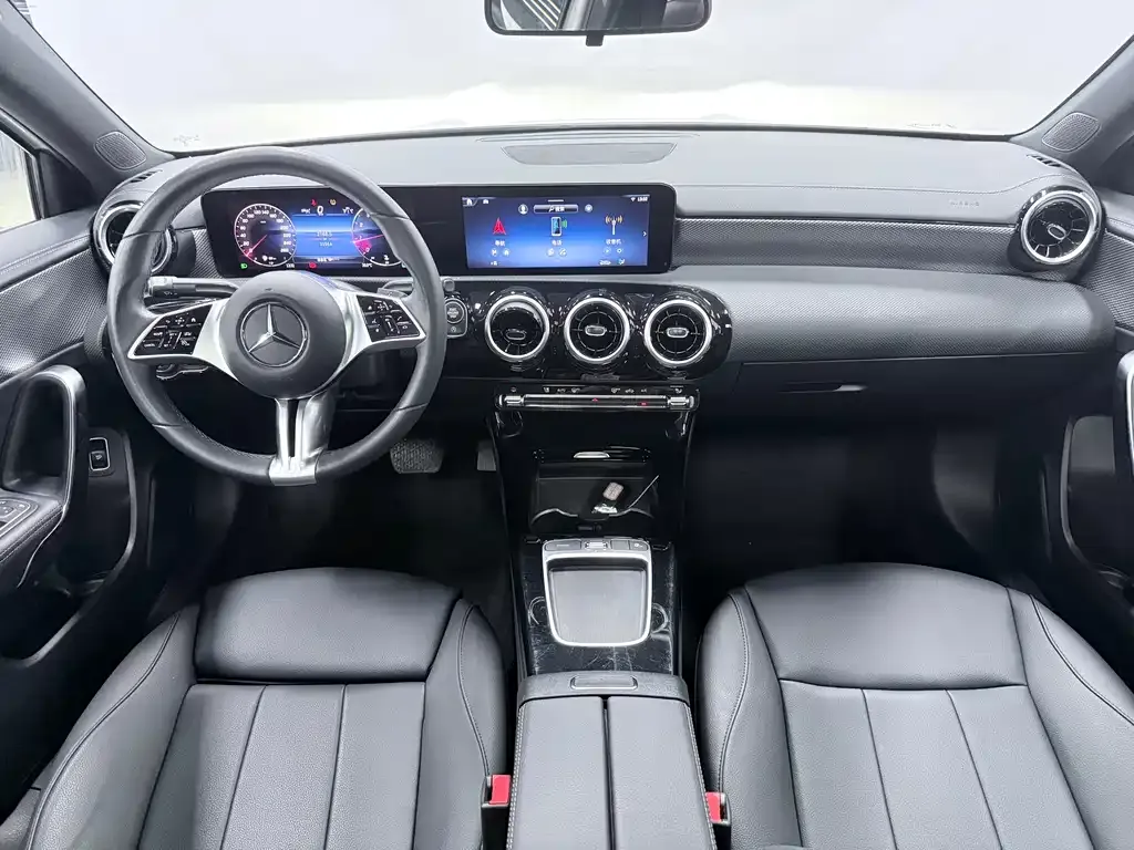 Mercedes-Benz A-Class — фото 7