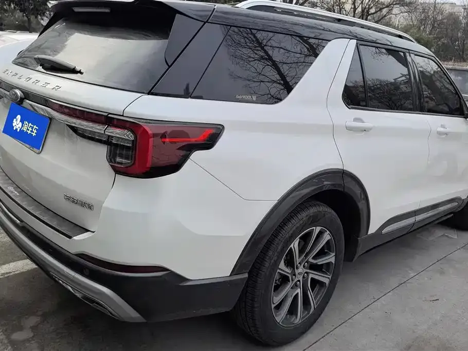 Ford Explorer 2023 из CN, фото 6