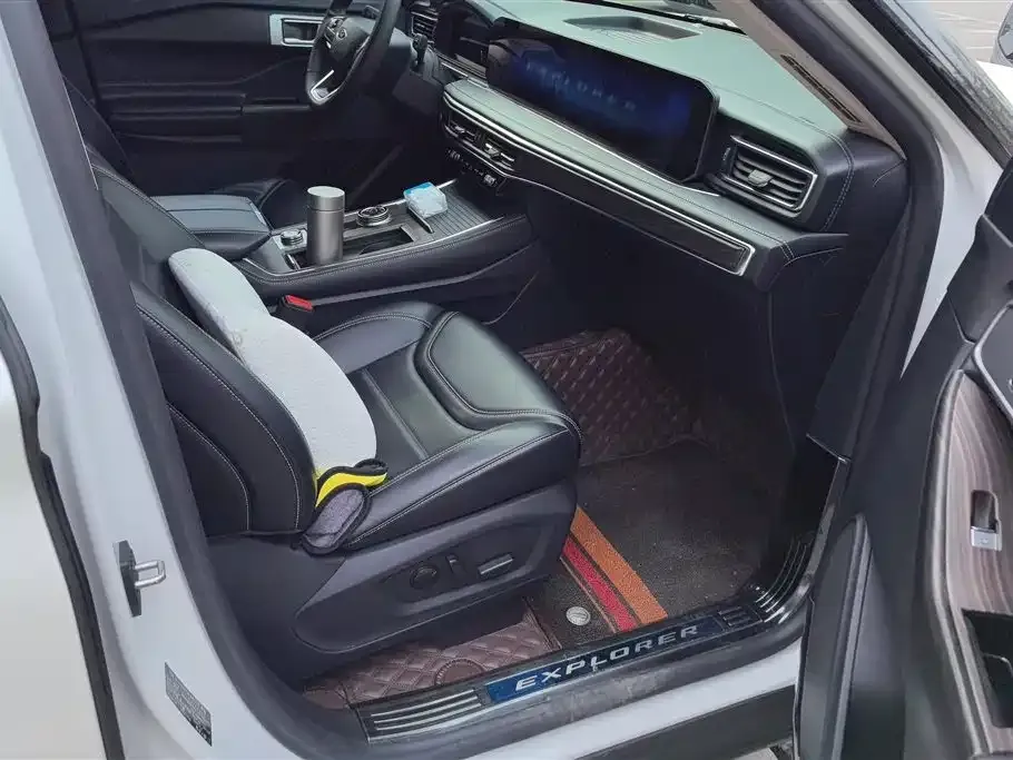 Ford Explorer 2023 из CN, фото 5