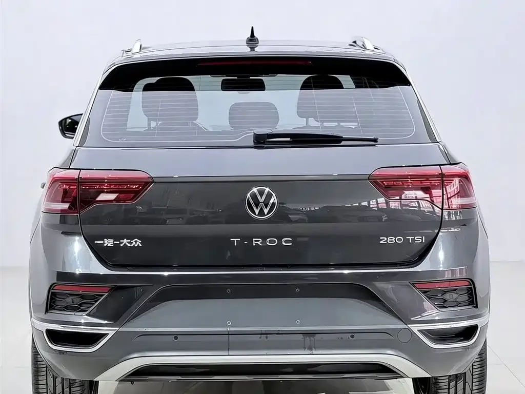 Volkswagen T-Roc — фото 6