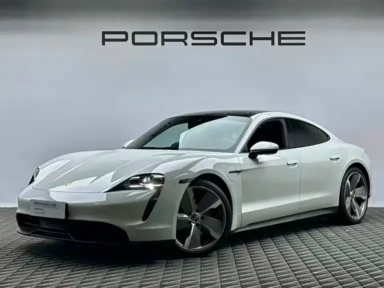 Porsche Taycan — фото 1