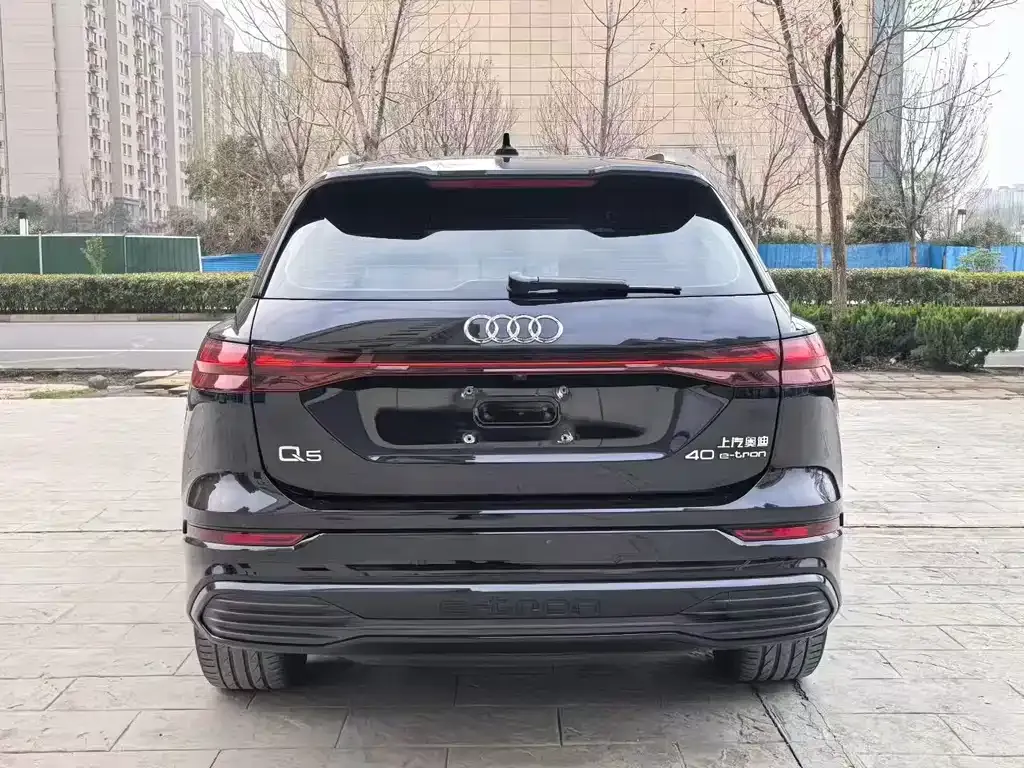 Audi Q5 e-tron — фото 4