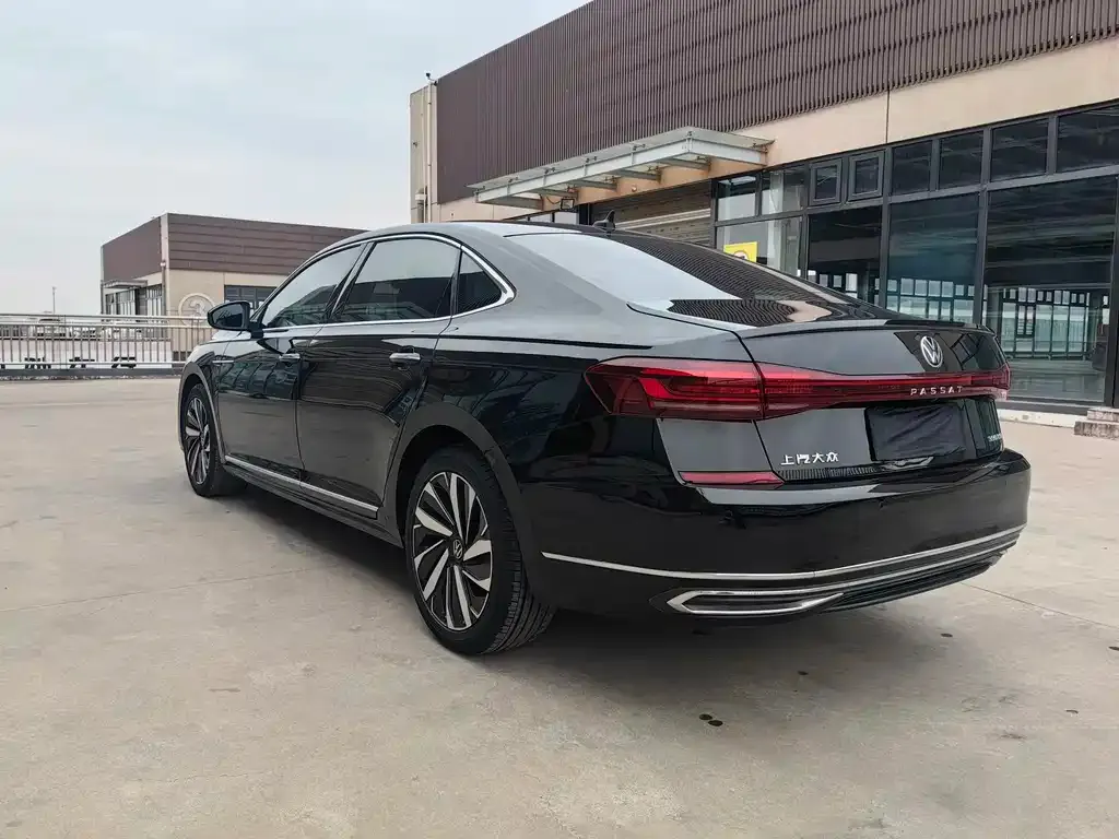 Volkswagen Passat — фото 6
