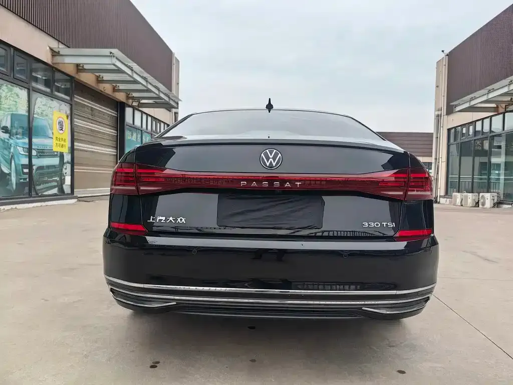 Volkswagen Passat — фото 7
