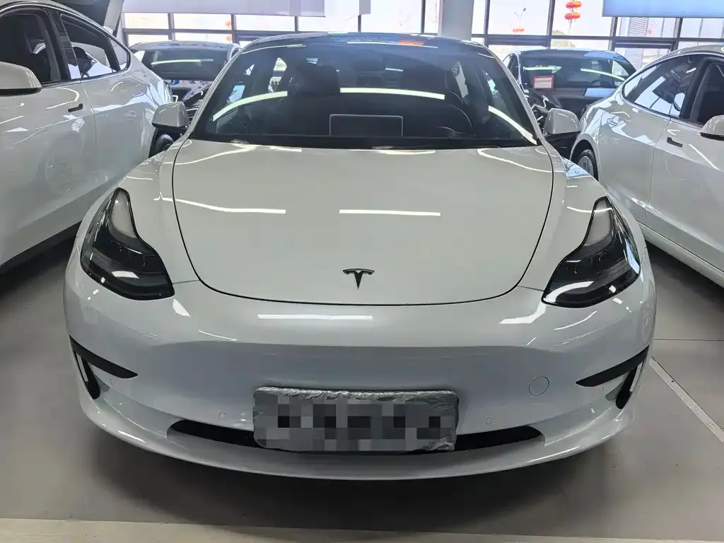 Tesla Model 3 — фото 3