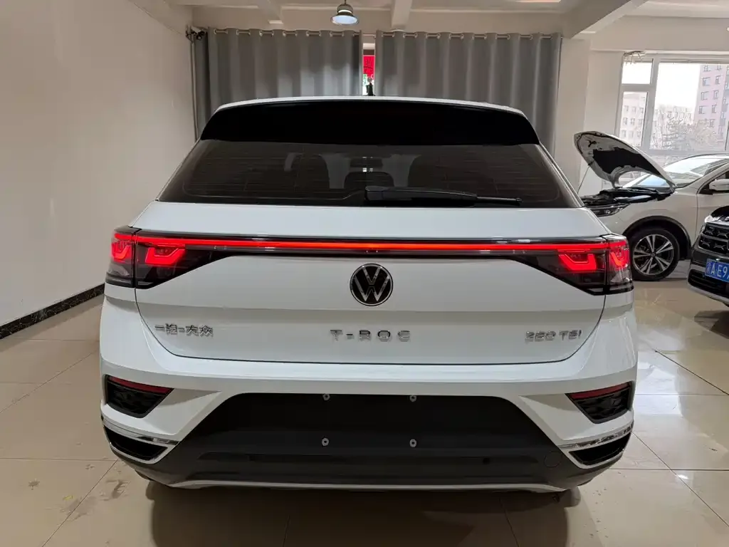 Volkswagen T-Roc — фото 3